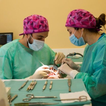 cirugia implantes dentales